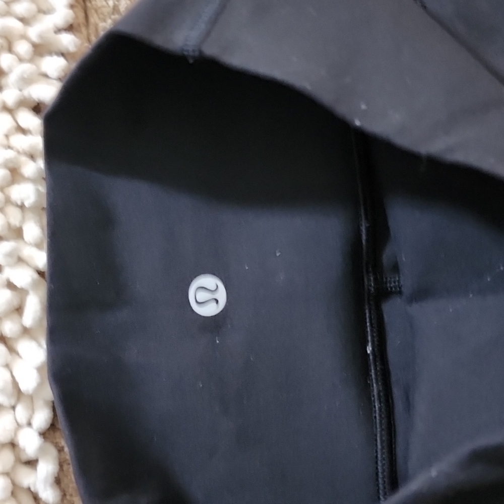 Lululemon - Picture 6 of 6